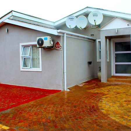 103Onwallace Self Catering Guest House Cape Town Eksteriør bilde